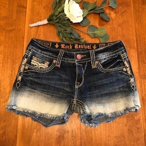 Rock Revival two toned jean shorts!